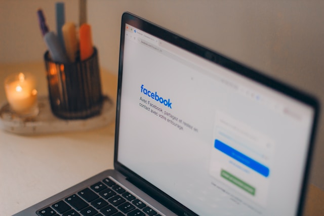 Smartphone with a Facebook fundraiser page